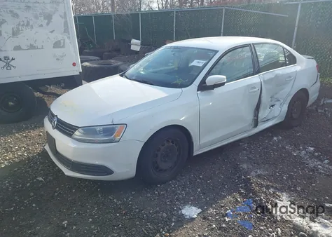 2013 Volkswagen Jetta 2.5L Se z USA, uszkodzony, nr VIN 3VWDP7AJ8DM395977